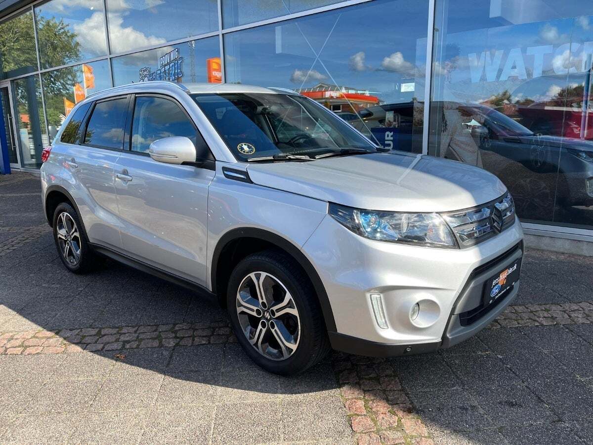 Grøn Suzuki Vitara fra 2015