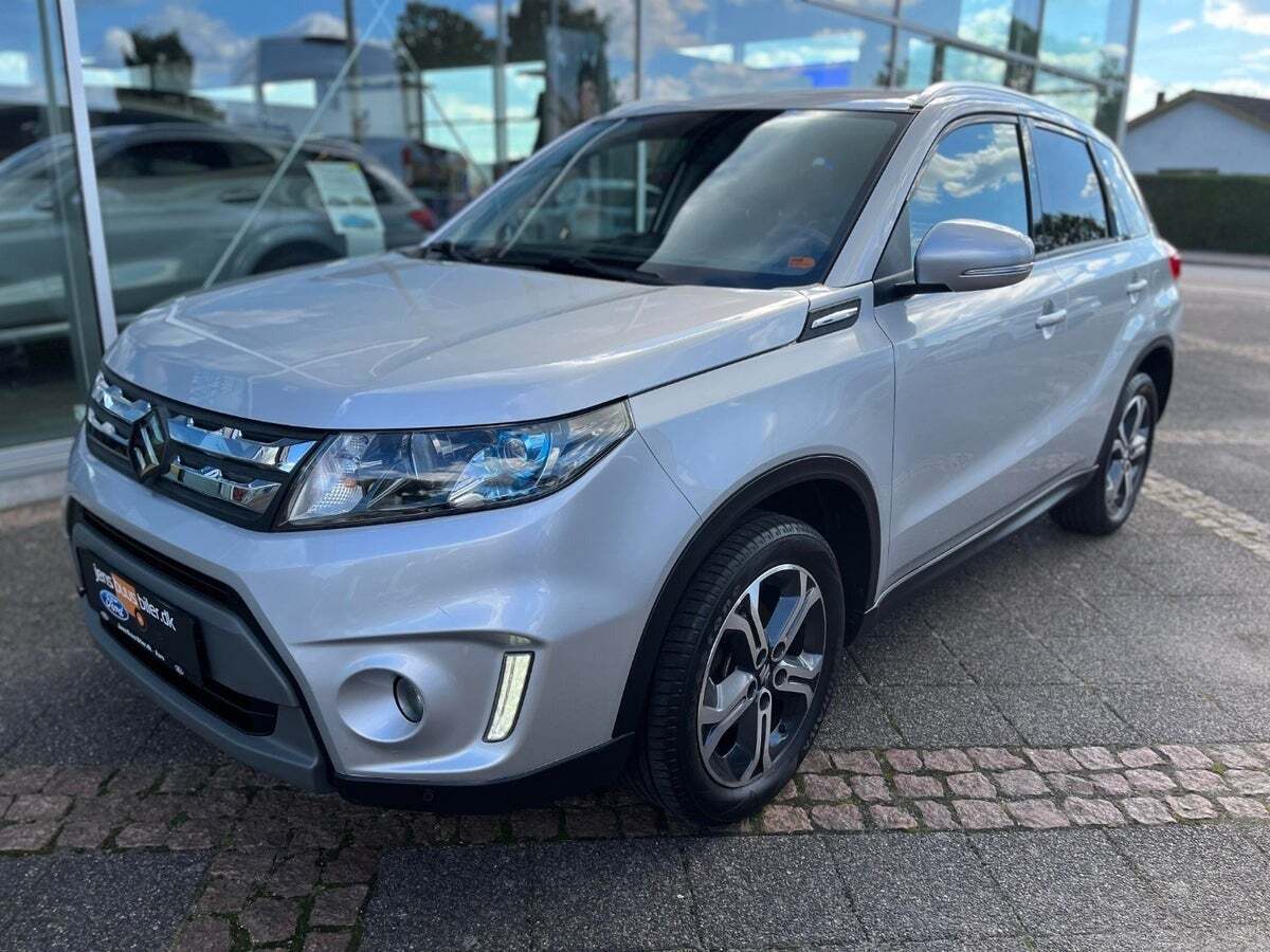 Grøn Suzuki Vitara fra 2015