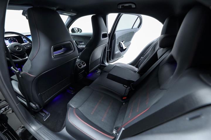 Sort Mercedes A-Klasse fra 2020