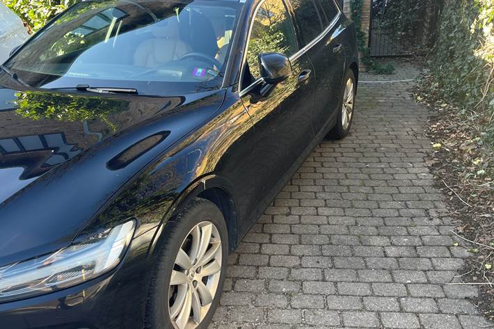 Sort Volvo V60 fra 2018
