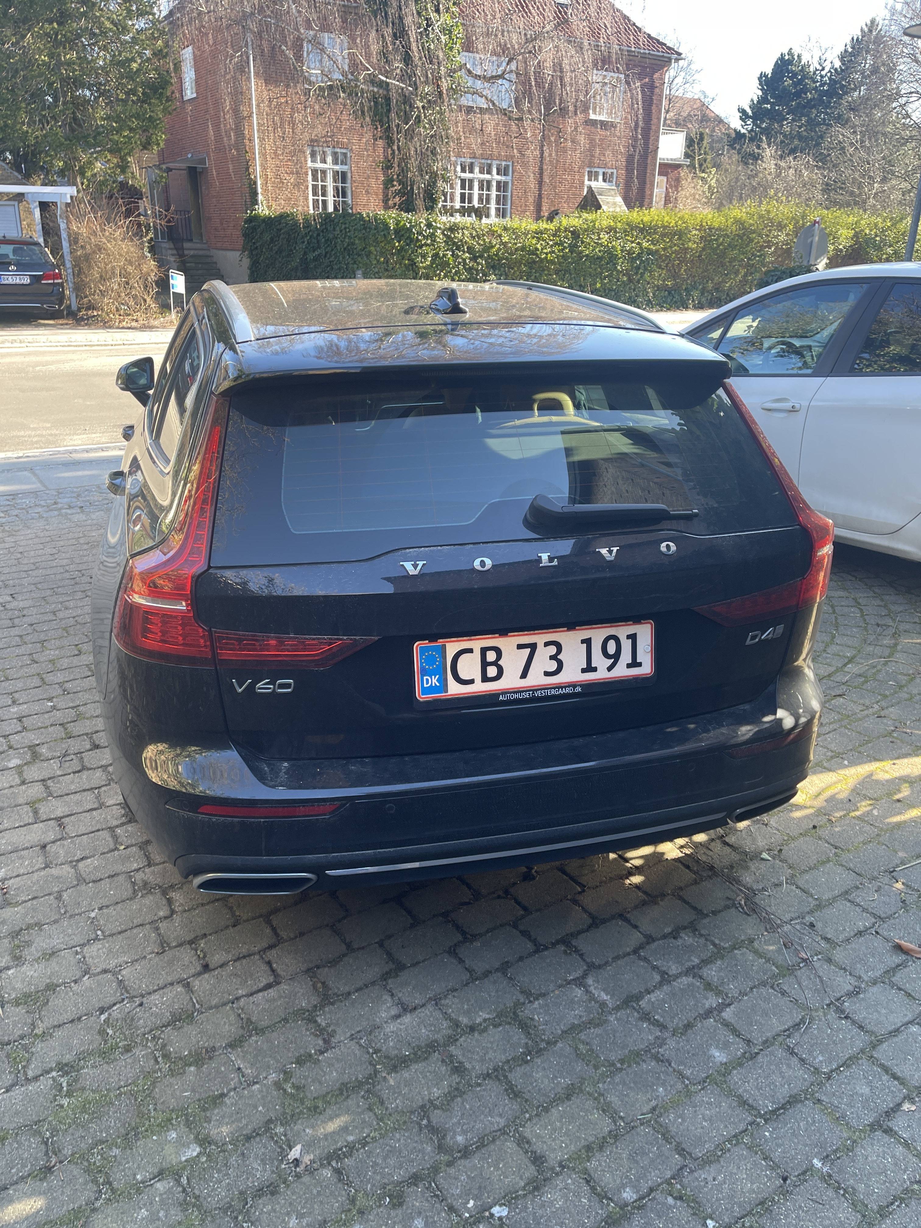 Sort Volvo V60 fra 2018