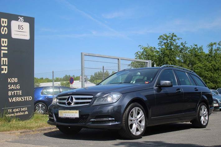 Grå Mercedes C180 fra 2013