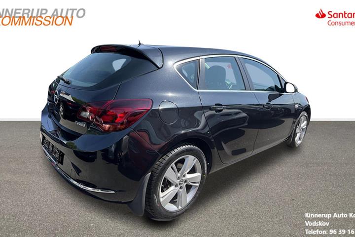 Sort Opel Astra fra 2014