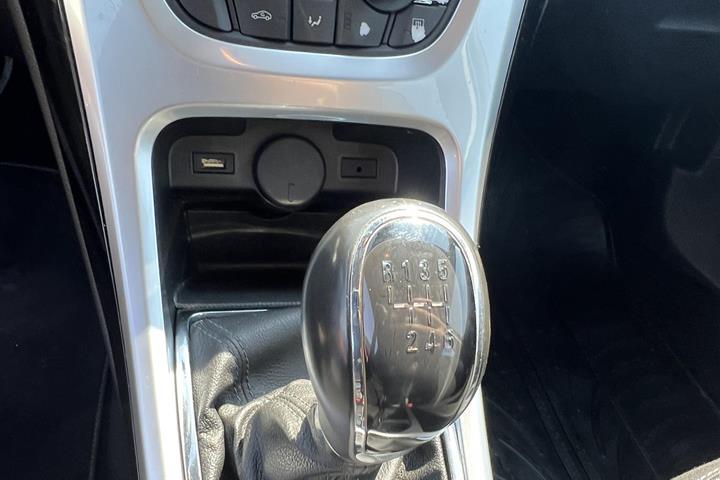Sort Opel Astra fra 2014
