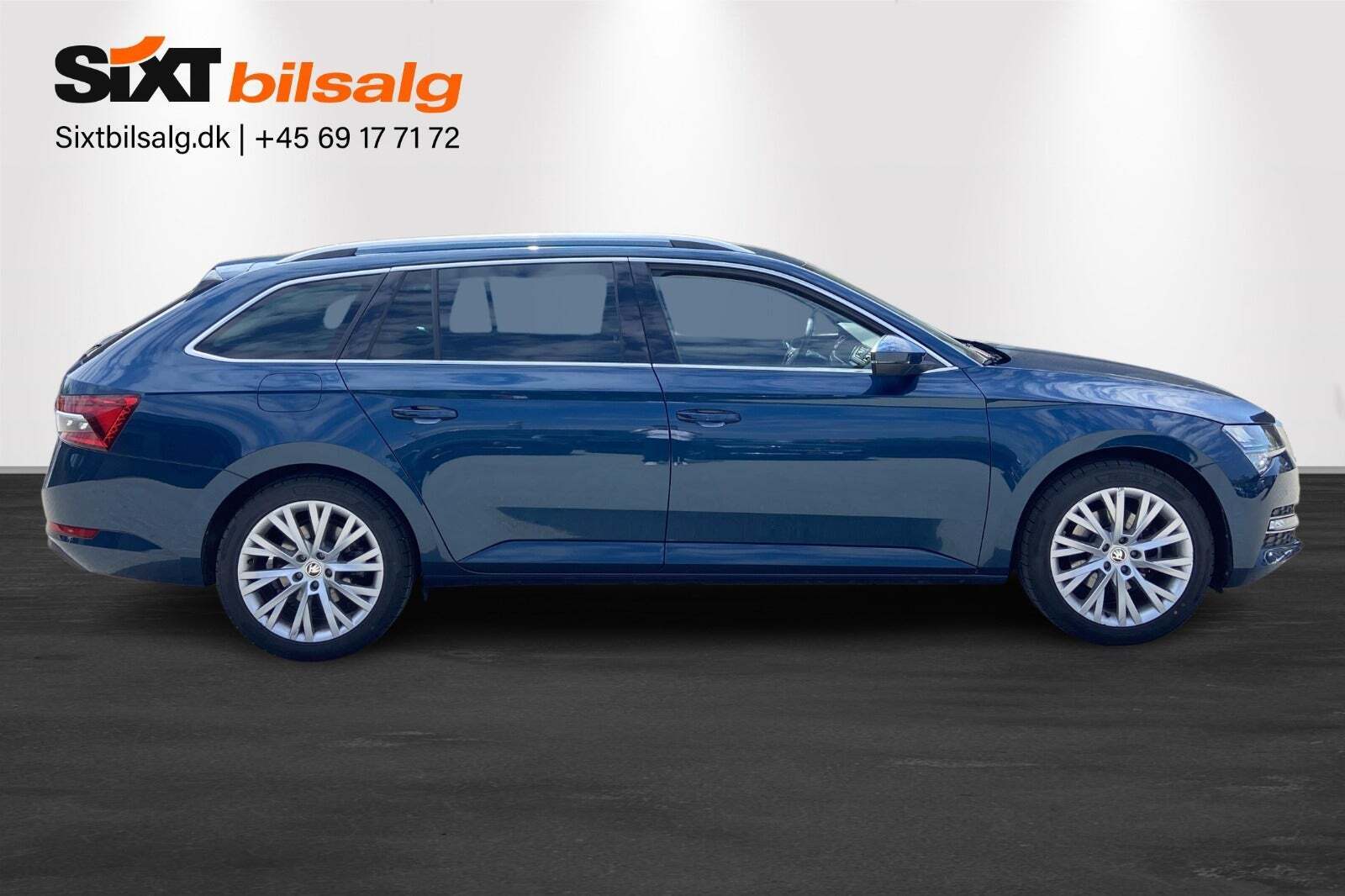 Blå Skoda Superb fra 2022