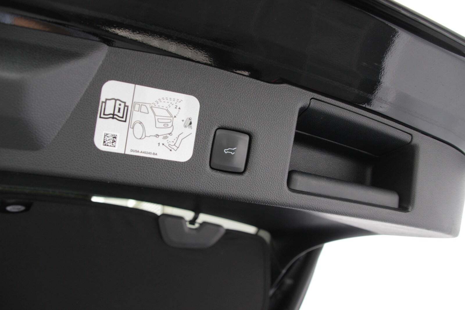 Grå Ford Kuga fra 2021