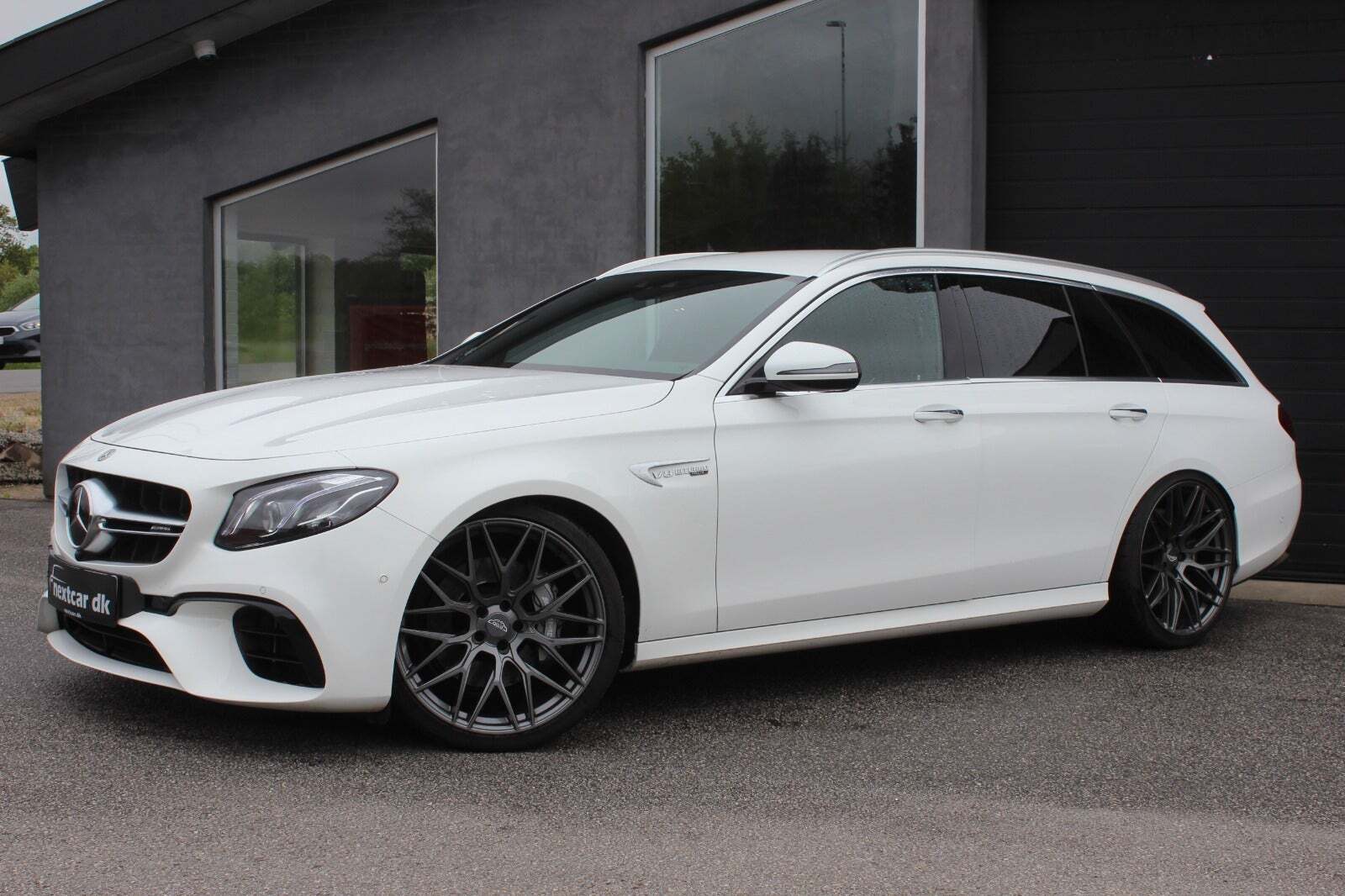 Hvid Mercedes E63 fra 2018