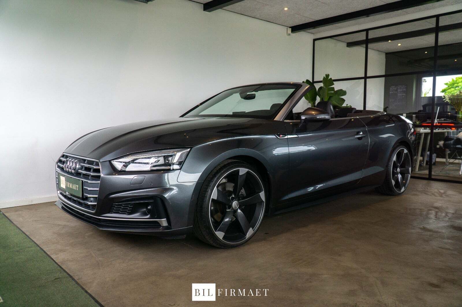 Grå Audi A5 fra 2019