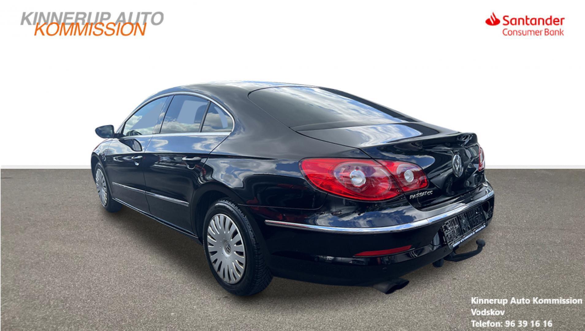 Sort VW Passat fra 2011