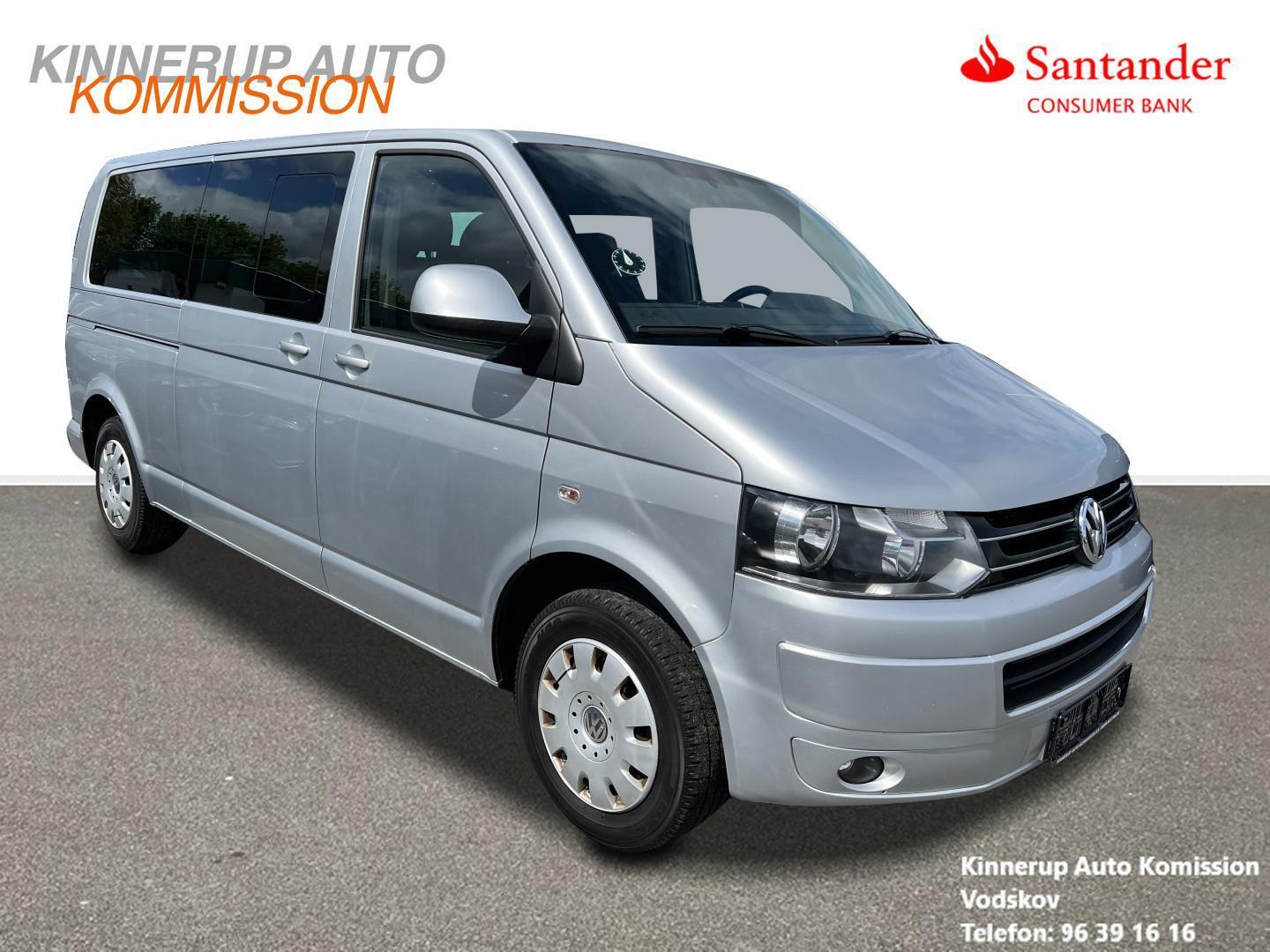 Sølv VW Caravelle fra 2013