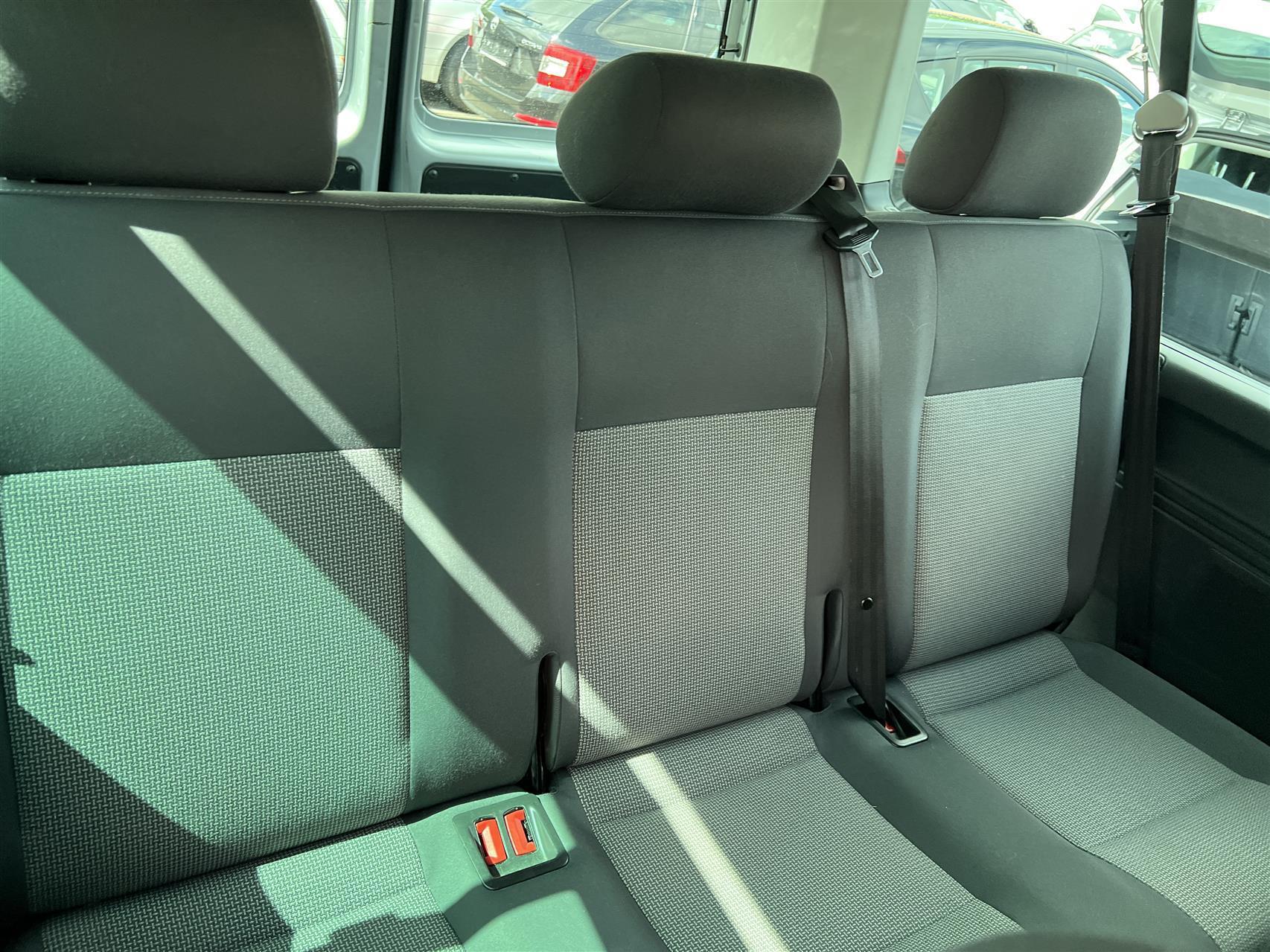 Sølv VW Caravelle fra 2013