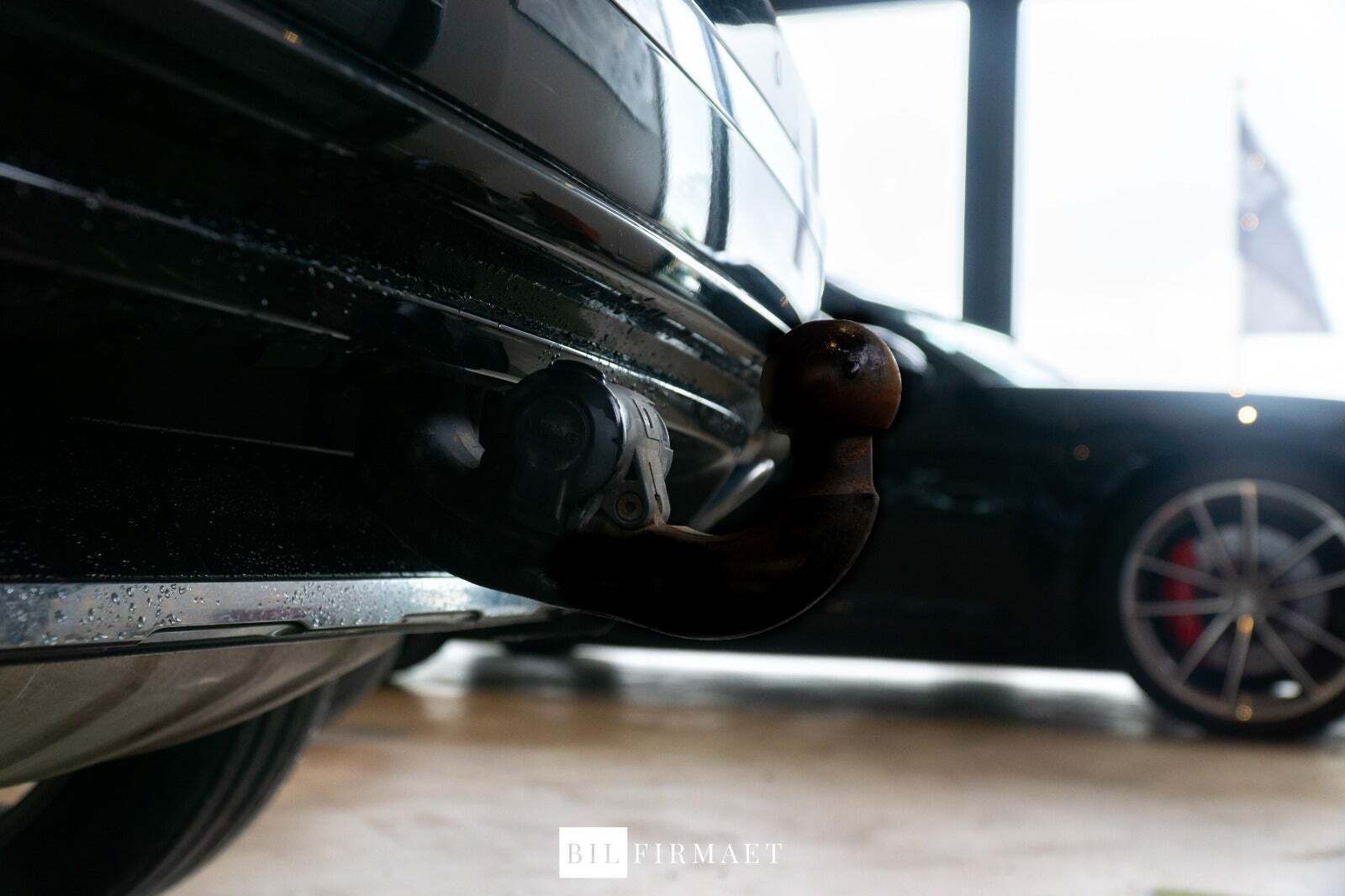 Grå VW Touareg fra 2016