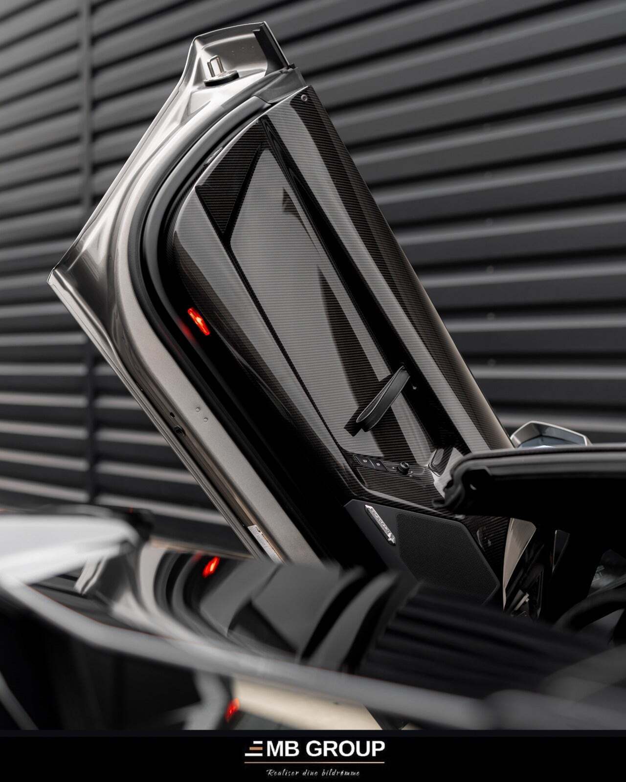 Grå Lamborghini Aventador fra 2021