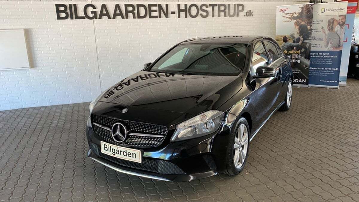 Sort Mercedes A180 d fra 2016