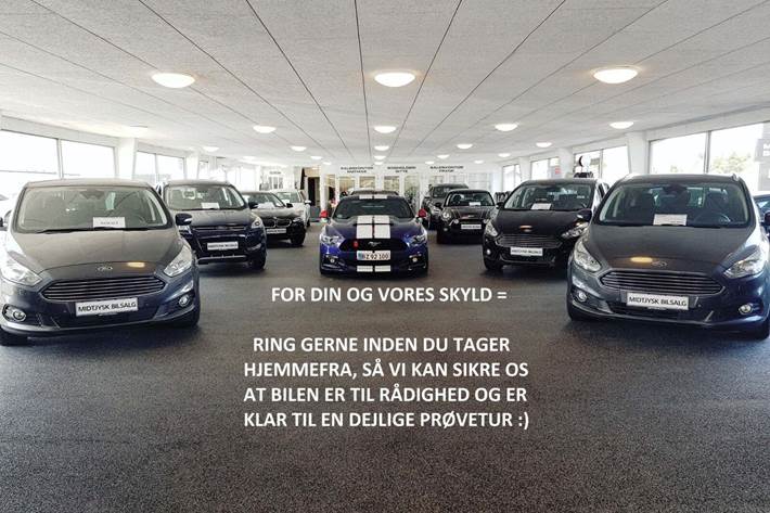 Grå Ford S-MAX fra 2014