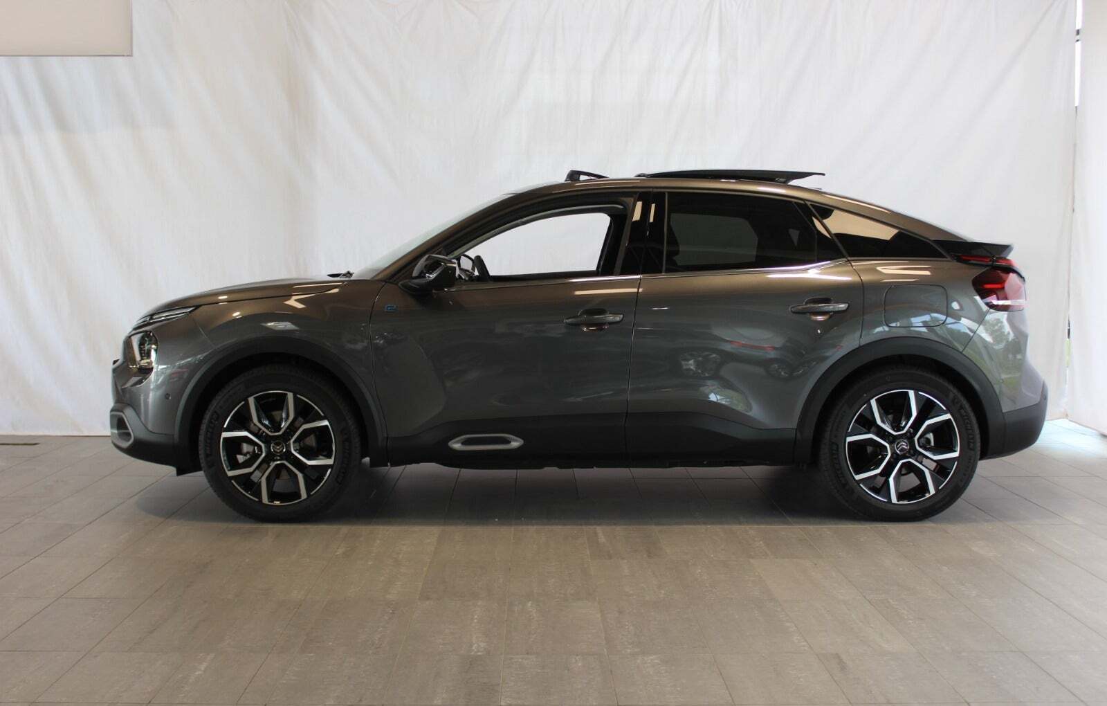Grå Citroën ë-C4 fra 2022