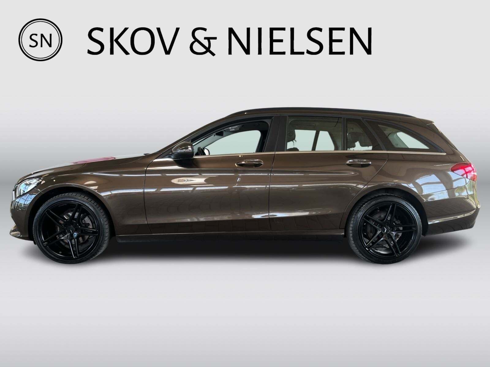 Brun Mercedes C220 d fra 2017
