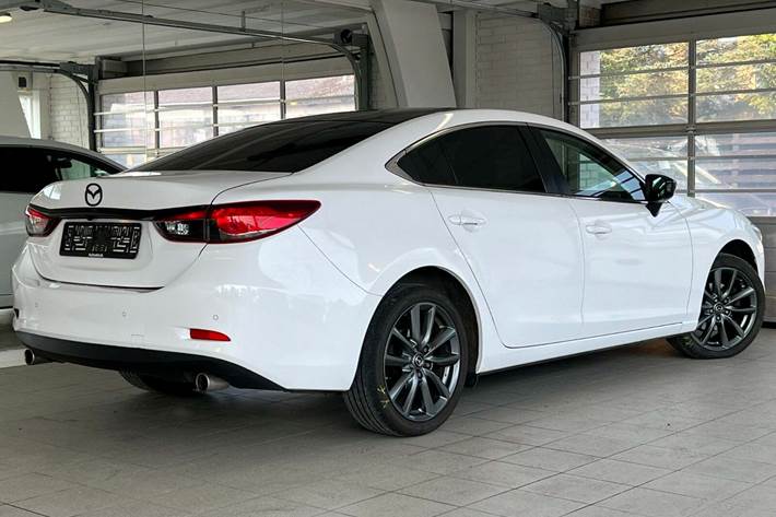 Hvid Mazda 6 fra 2015