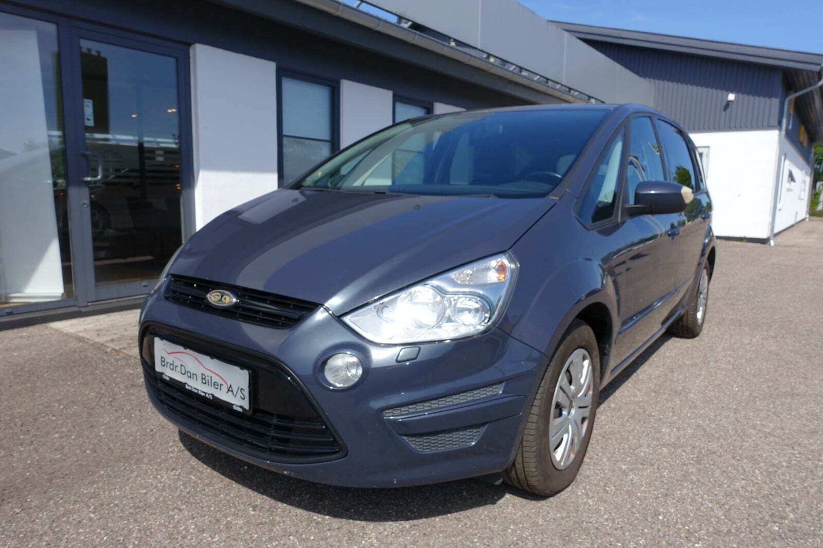 Blå Ford S-MAX fra 2011