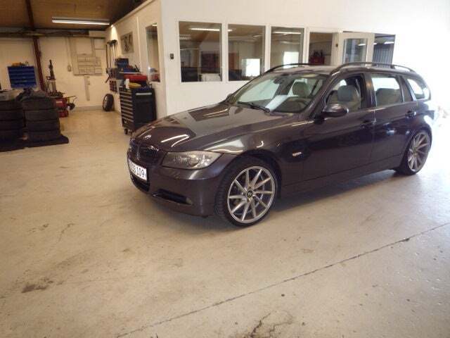 Grå BMW 320d fra 2005