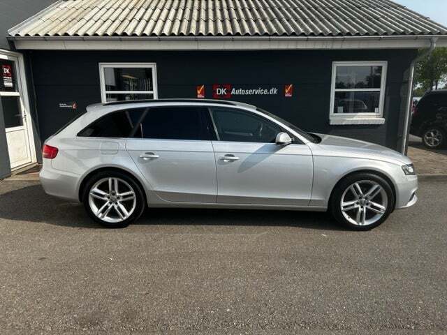 Grå Audi A4 fra 2010