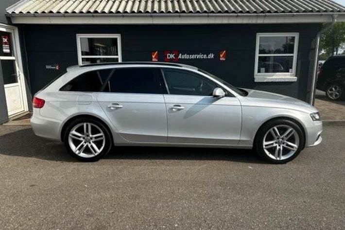 Grå Audi A4 fra 2010