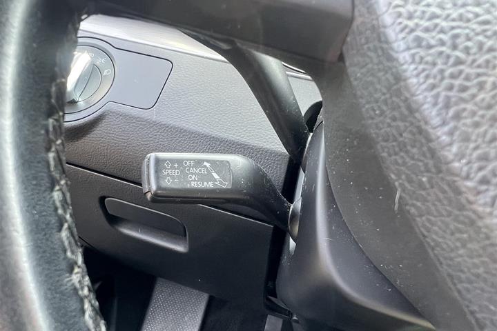 Sort VW Passat fra 2012