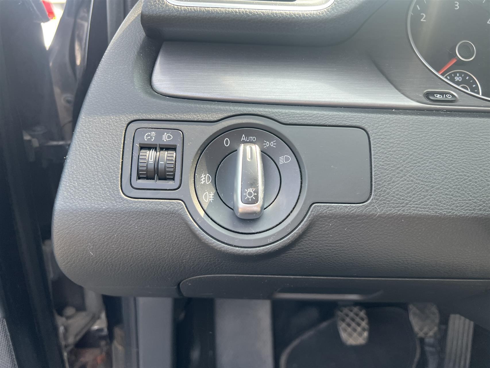 Sort VW Passat fra 2012
