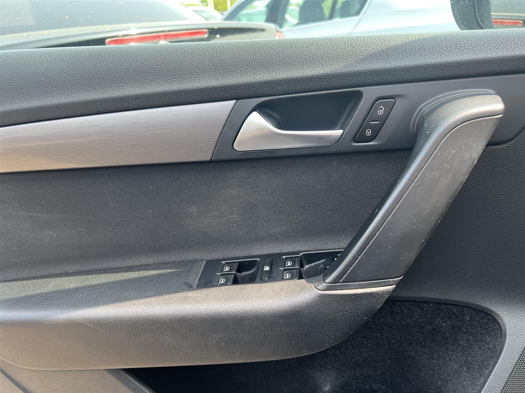 Sort VW Passat fra 2012