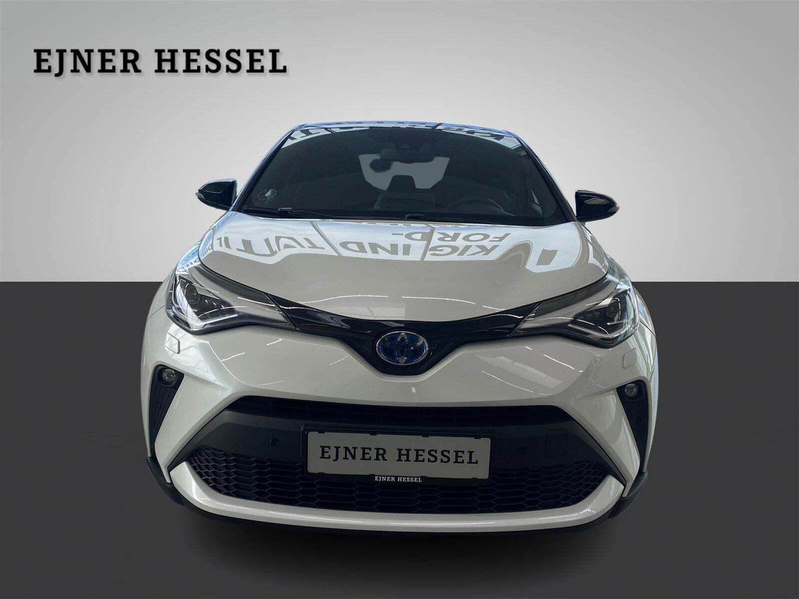 Grå Toyota C-HR fra 2020