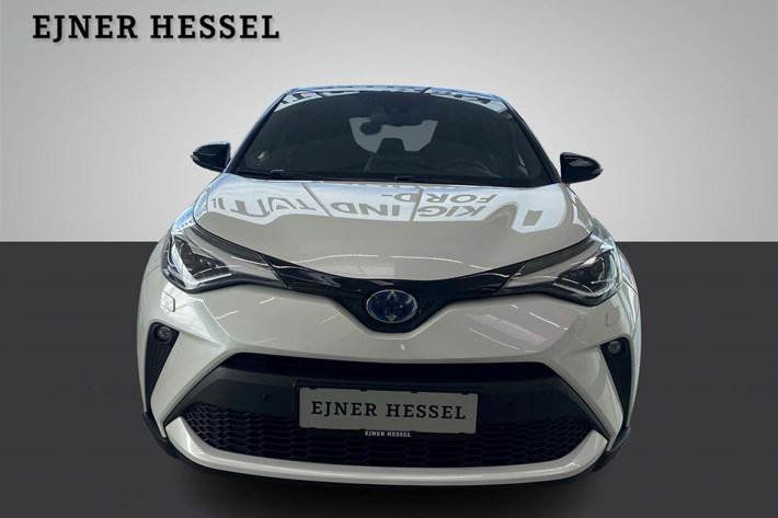 Grå Toyota C-HR fra 2020