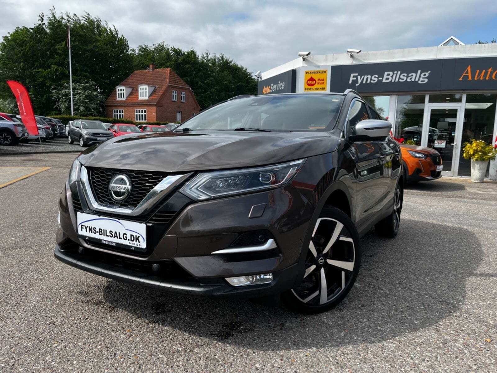 Brun Nissan Qashqai fra 2018