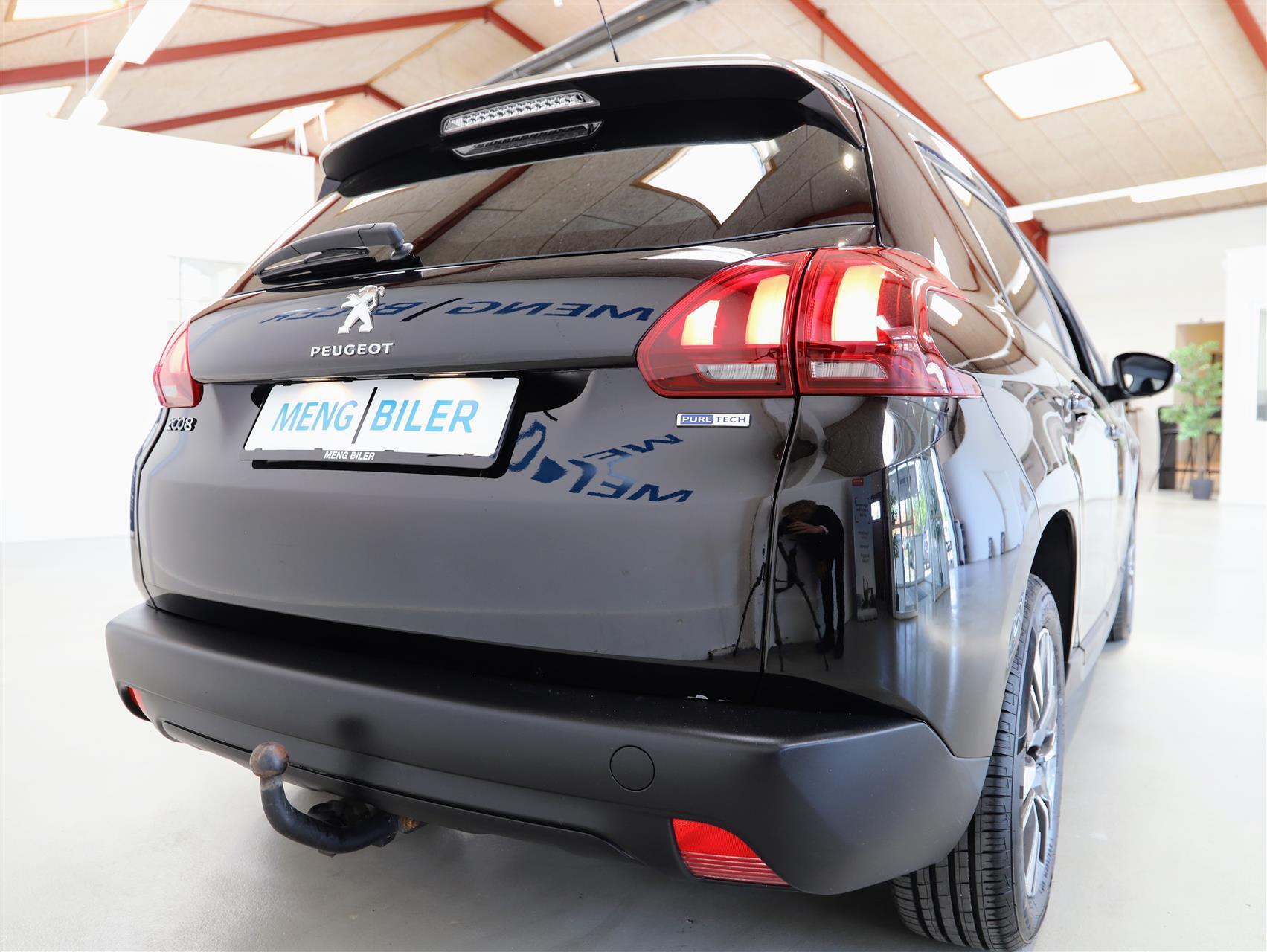 Sort Peugeot 2008 fra 2017