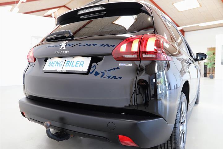 Sort Peugeot 2008 fra 2017