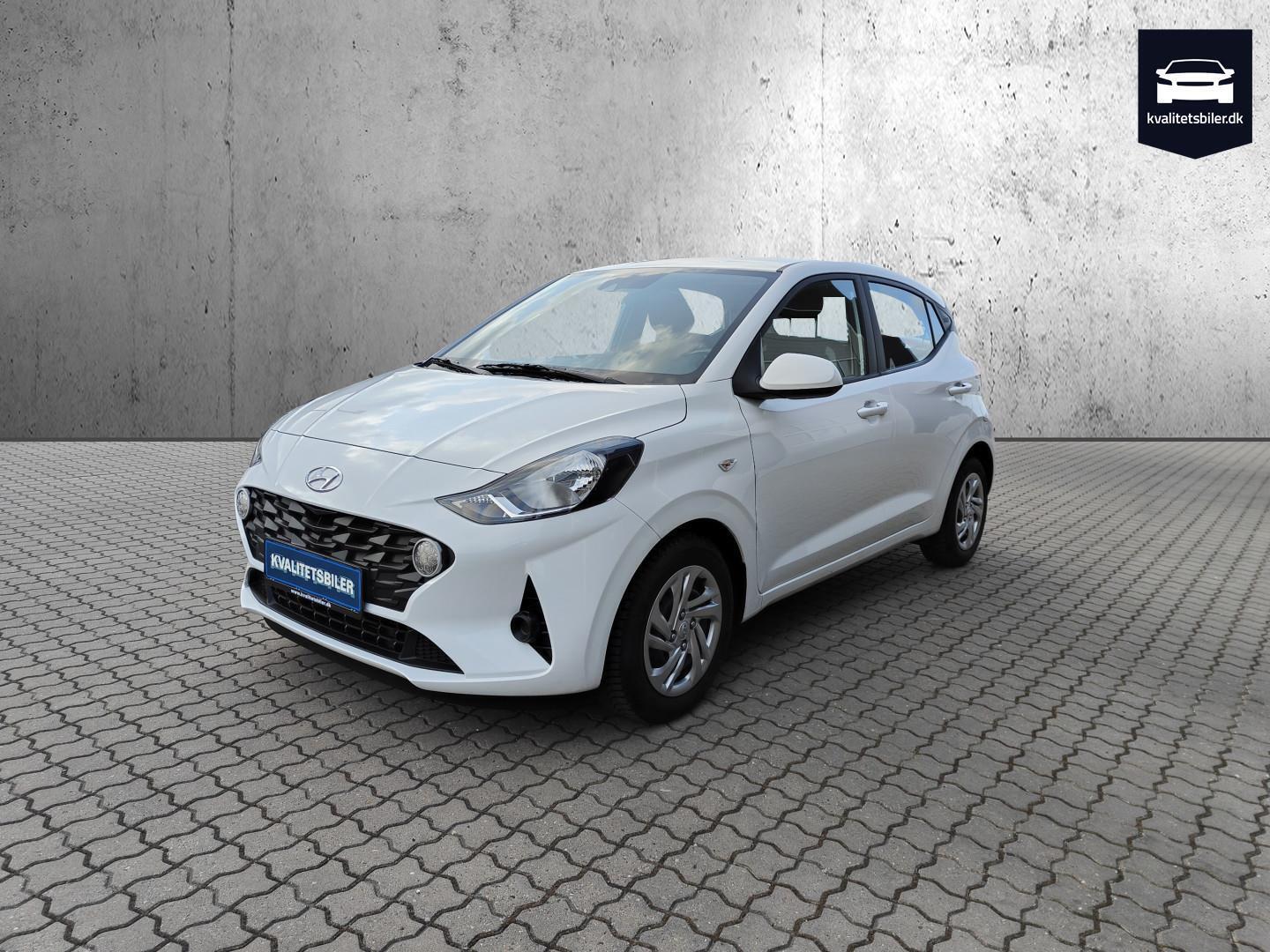 Sølv Hyundai i10 fra 2021