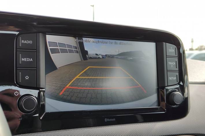 Sølv Hyundai i10 fra 2021