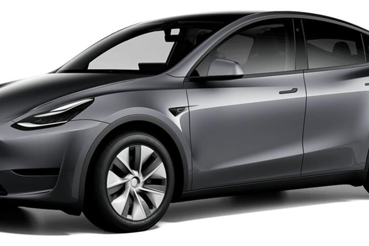 Grå Tesla Model Y fra 2022