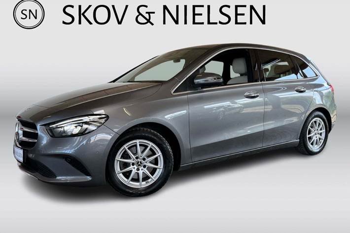 Grå Mercedes B200 d fra 2019