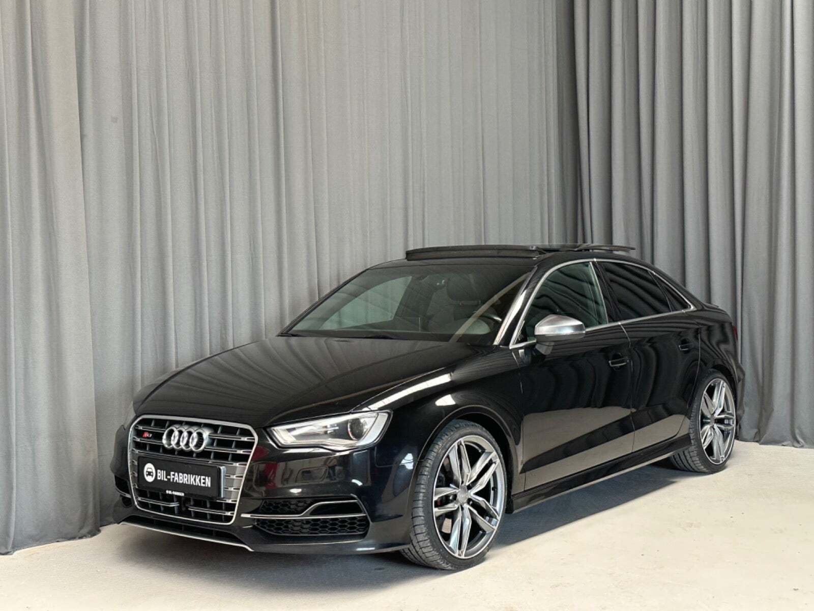 Grå Audi S3 fra 2015