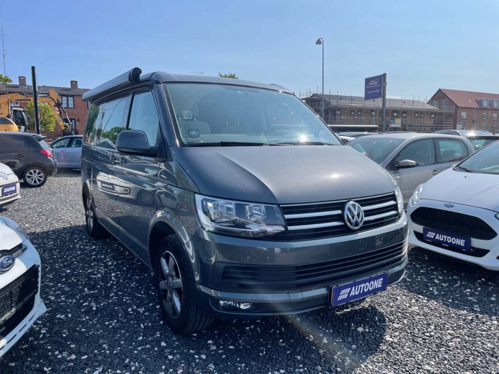 Grå VW California fra 2018