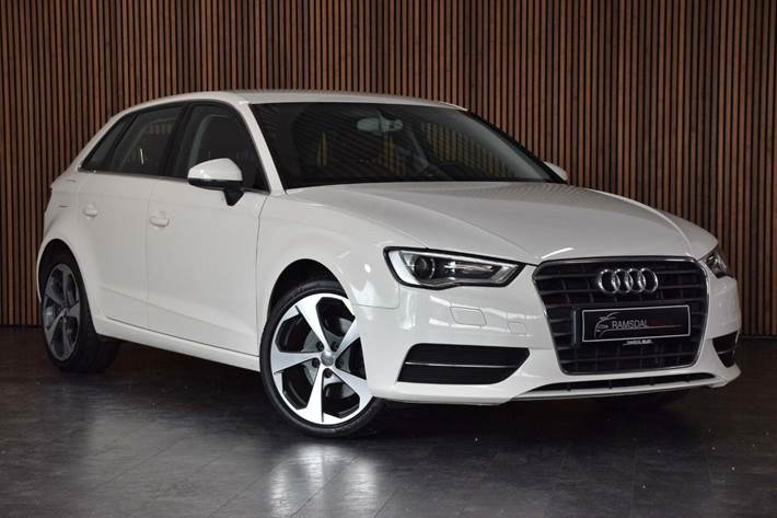 Grå Audi A3 fra 2013