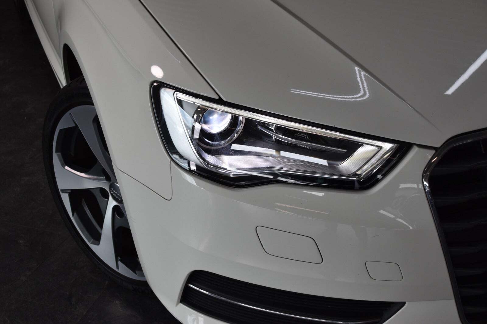 Grå Audi A3 fra 2013