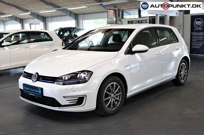 Sort VW Golf VII fra 2015