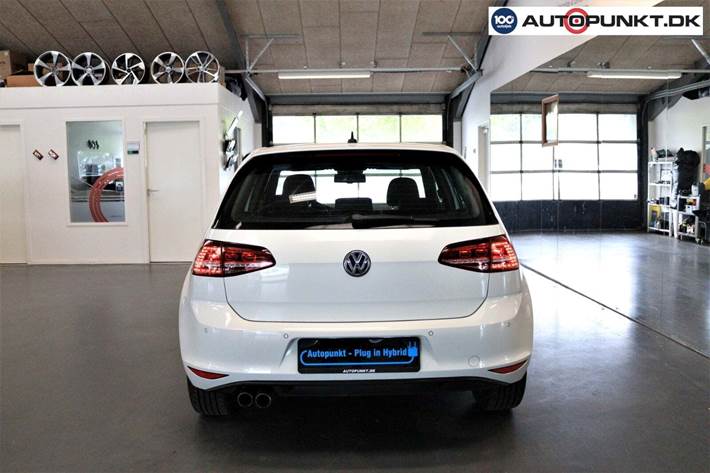 Sort VW Golf VII fra 2015
