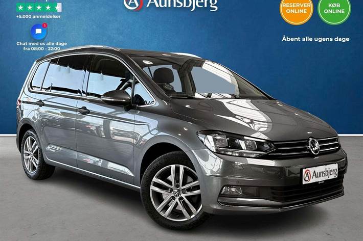 Grå VW Touran fra 2020