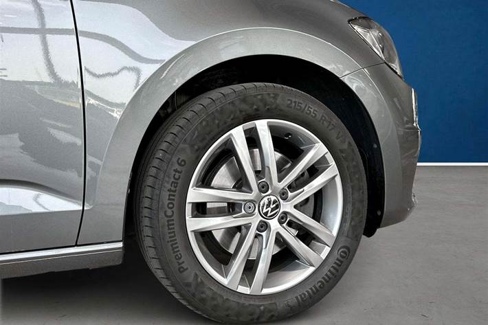 Grå VW Touran fra 2020