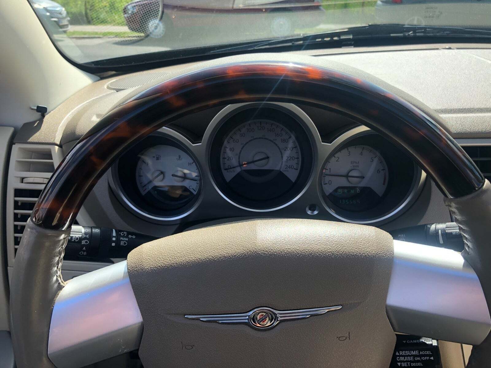 Grå Chrysler Sebring fra 2009