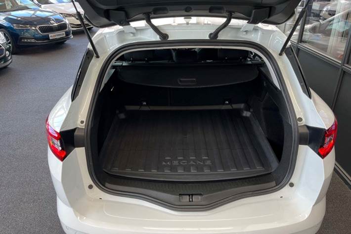Hvid Renault Megane IV fra 2018