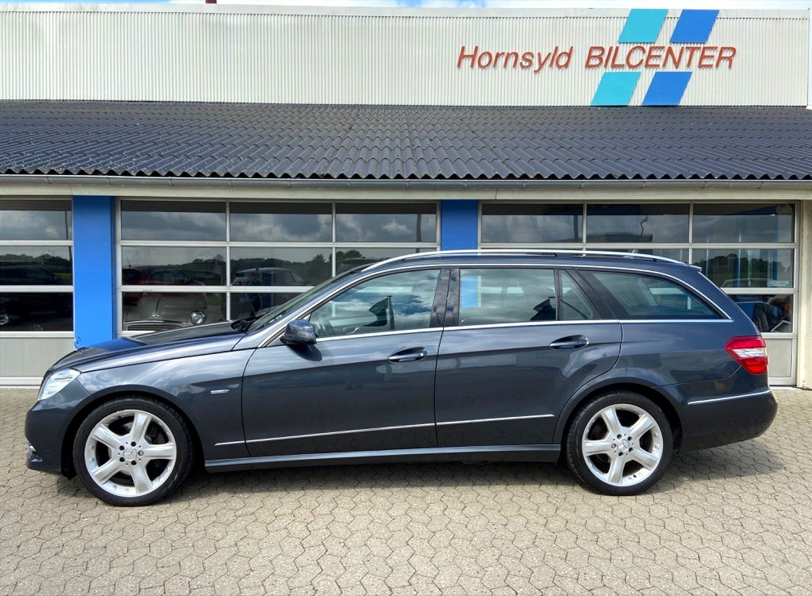 Grå Mercedes E250 fra 2011