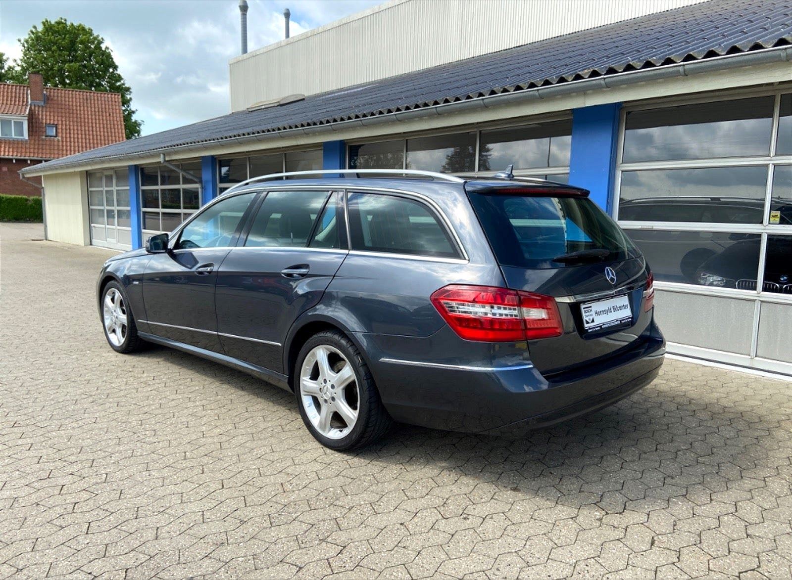 Grå Mercedes E250 fra 2011